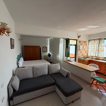 Apartment Bajo Junto Al Mar En El Tamaduste