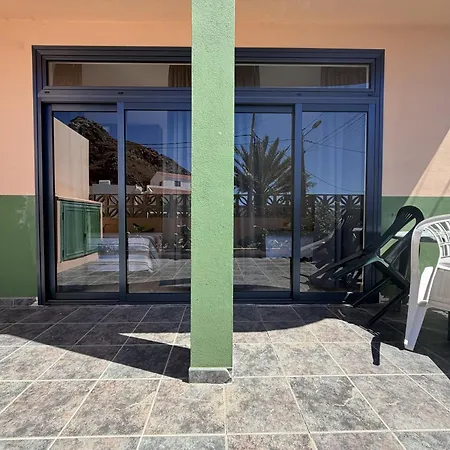 Apartment Bajo Junto Al Mar En El