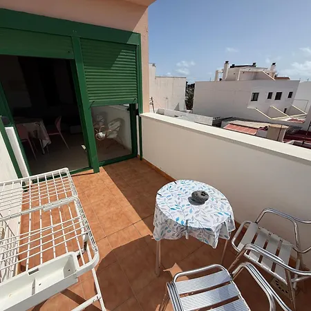 Apartment Bajo Junto Al Mar En El